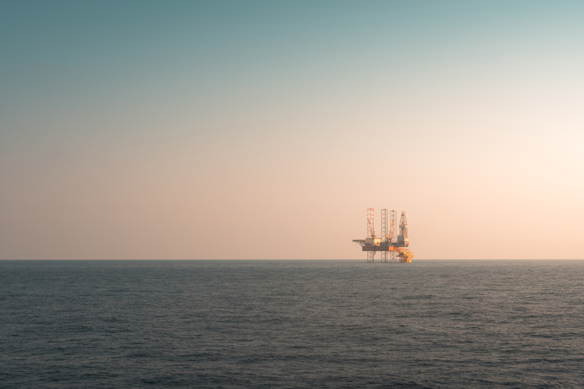 Mobile offshore jack-up